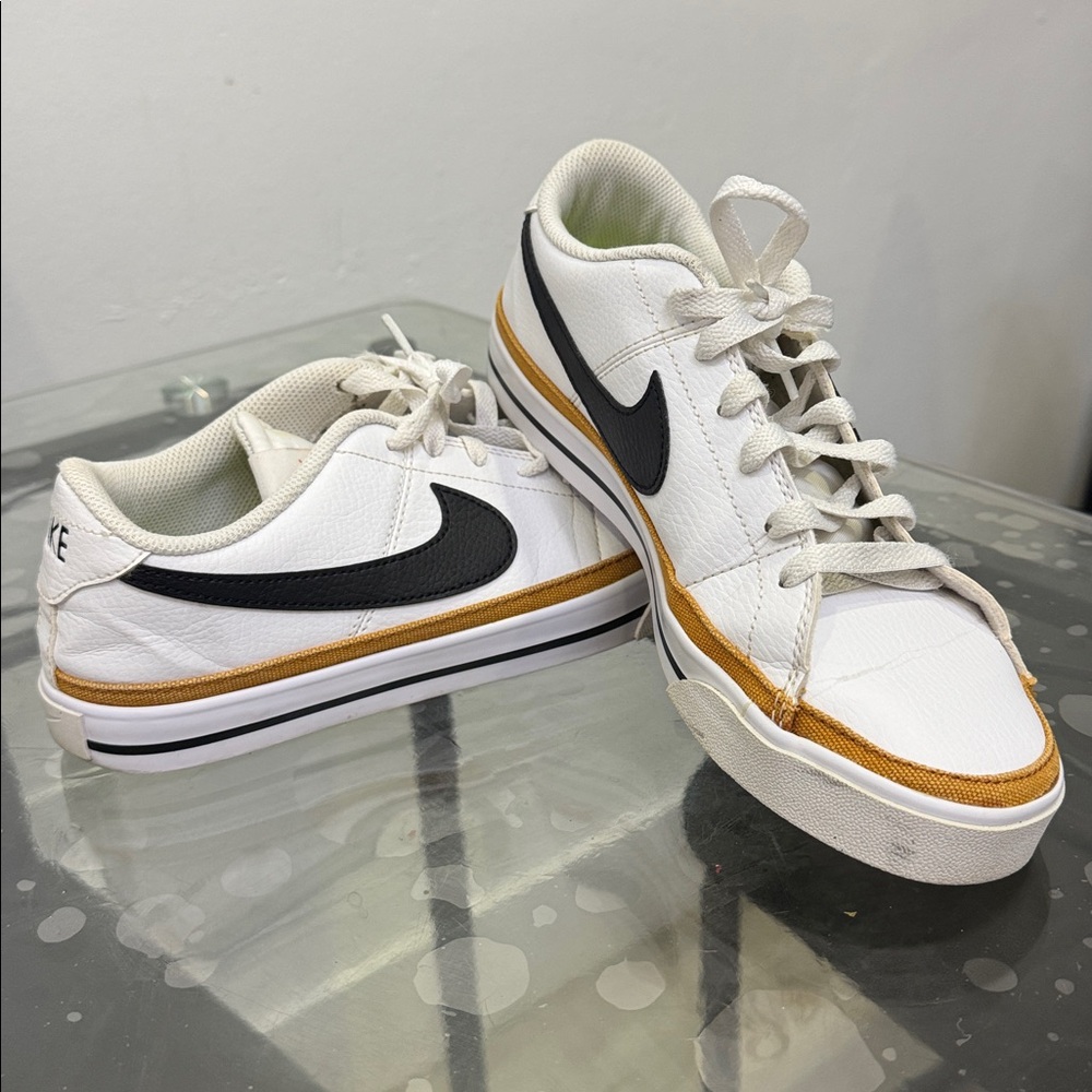Nike White and Black Sneakers with Gold Accents - Picture 4 of 8